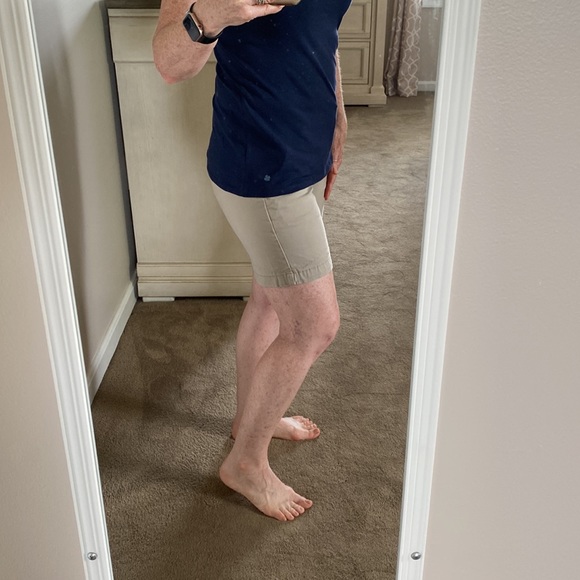 Tommy Hilfiger tan shorts - Picture 5 of 9